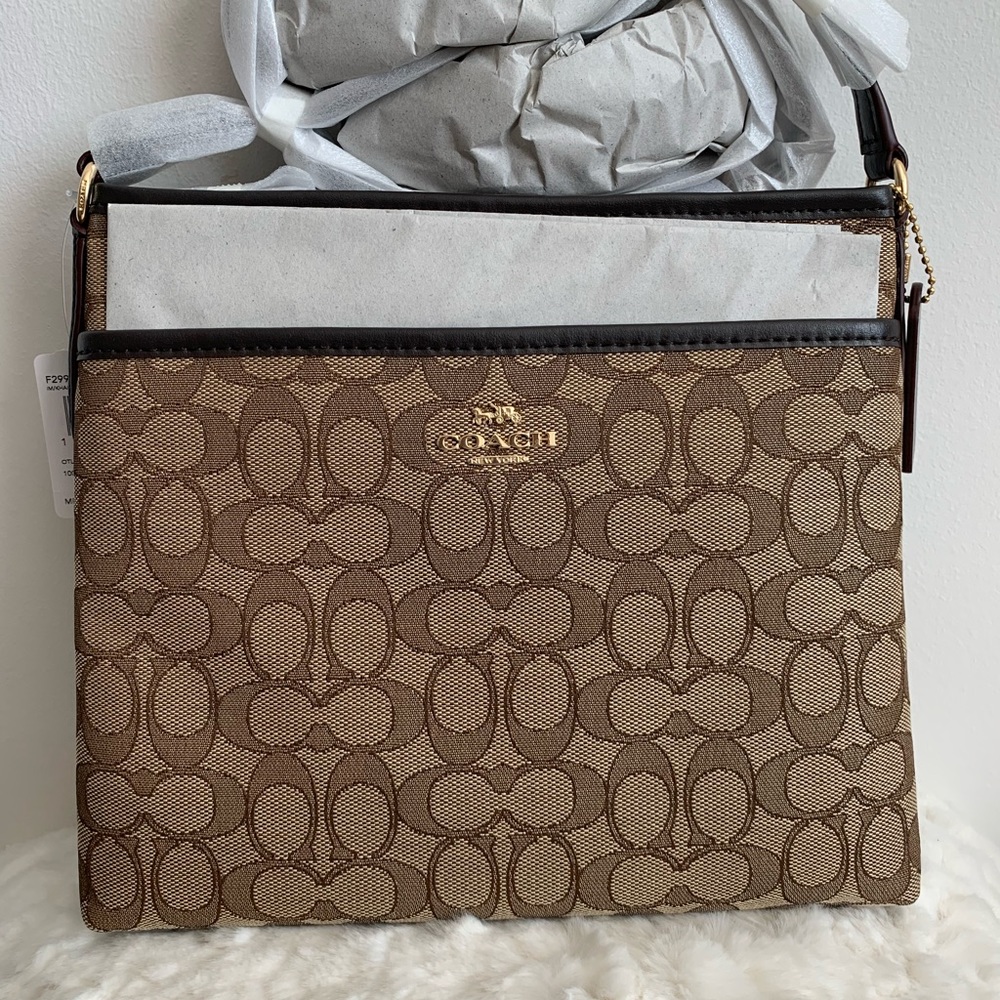 SOLD!! 💞COACH File Crossbody Signature Jacquard - Picture 2 of 5